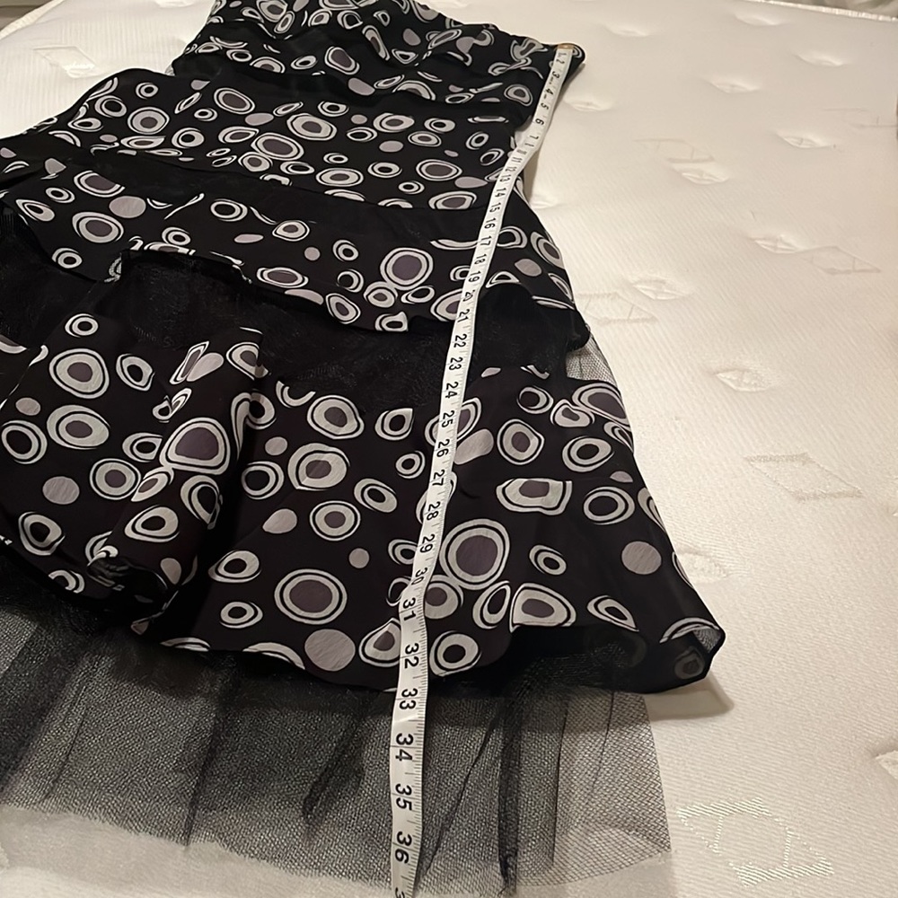 Pamella Roland Elegant Strapless Fit & Flare Silhouette. Preloved - Picture 9 of 10